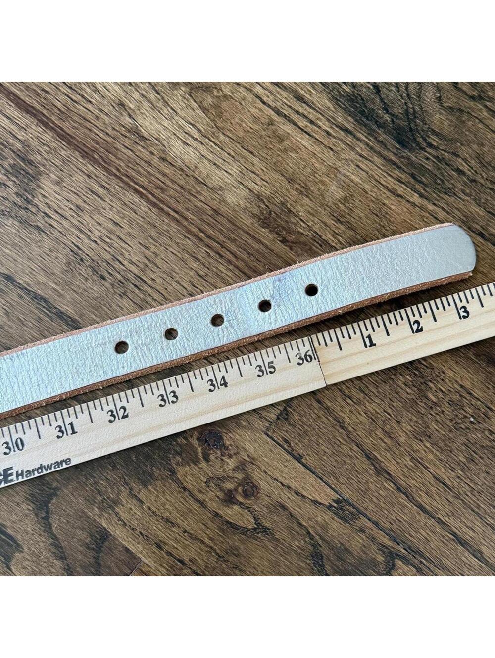 🤍 Fossil Leather Belt Silver Metallic Medium - Picture 5 of 5